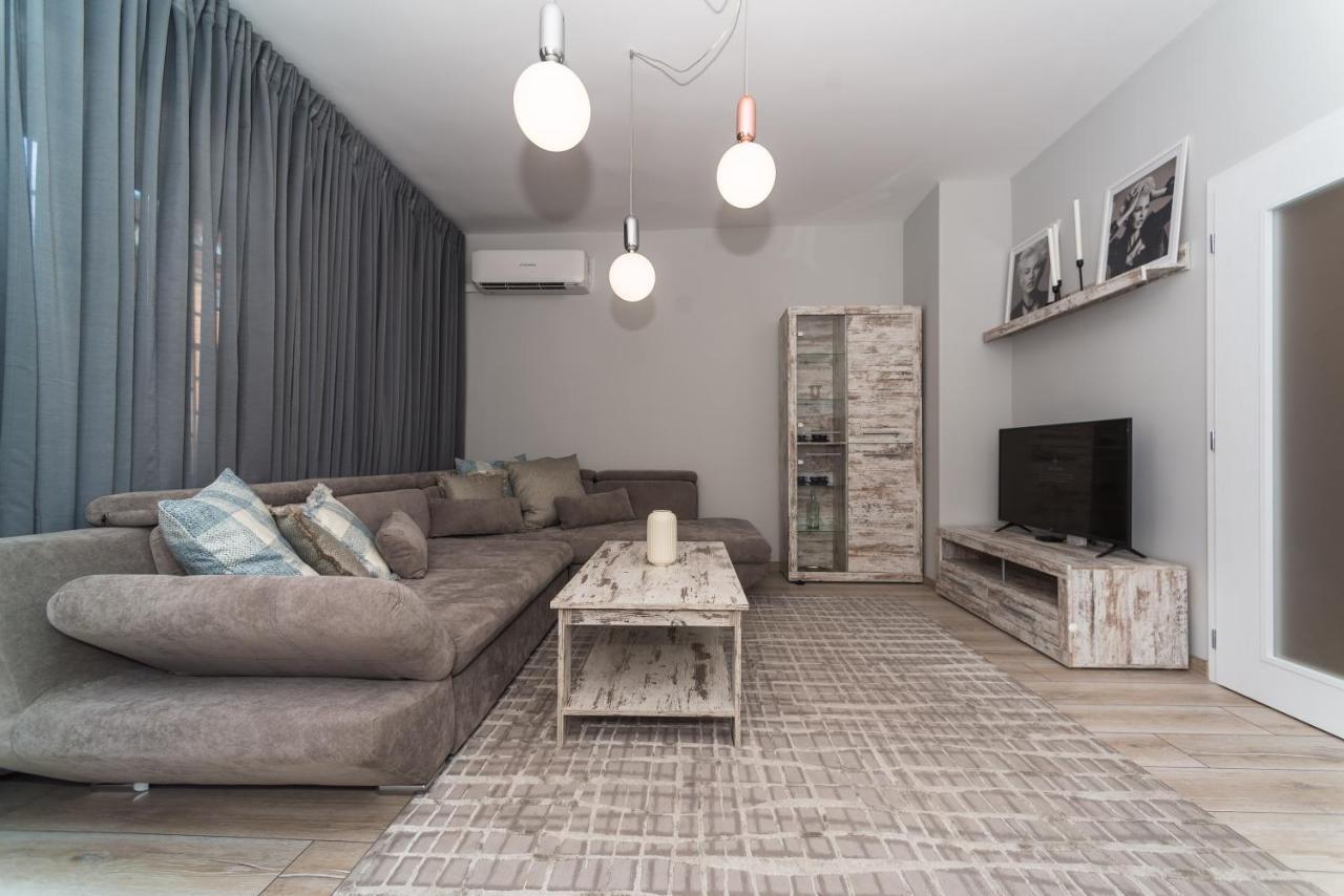 Ferienwohnung Fashionable 1Bd Flat In The Centre Of Plowdiw Exterior foto